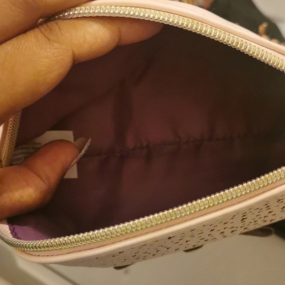 NWOT bath and body works makeup pouch - Picture 2 of 3